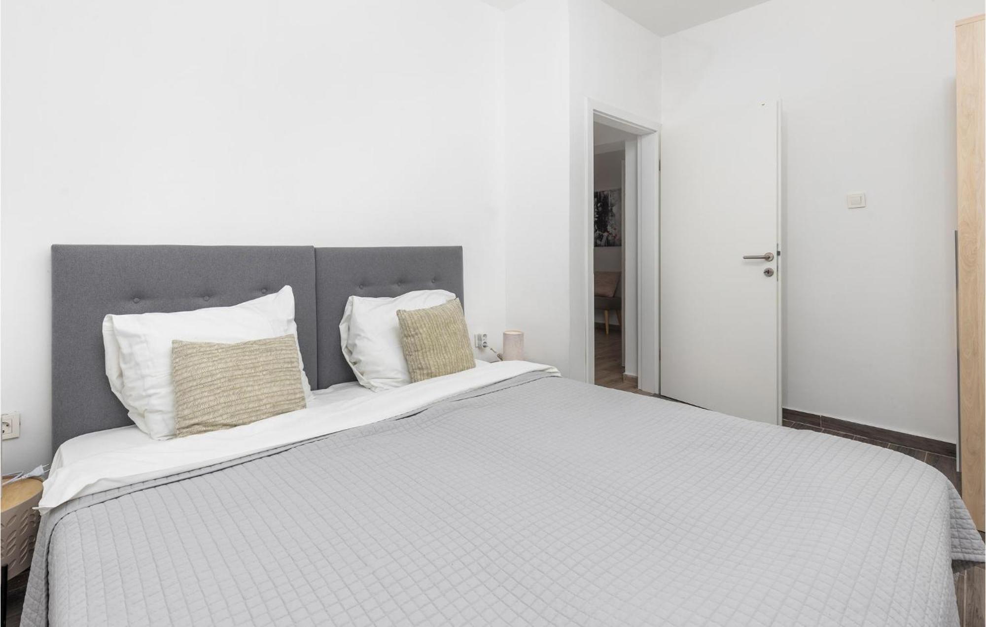 Amazing Apartment In Rijeka With Wifi Exteriör bild