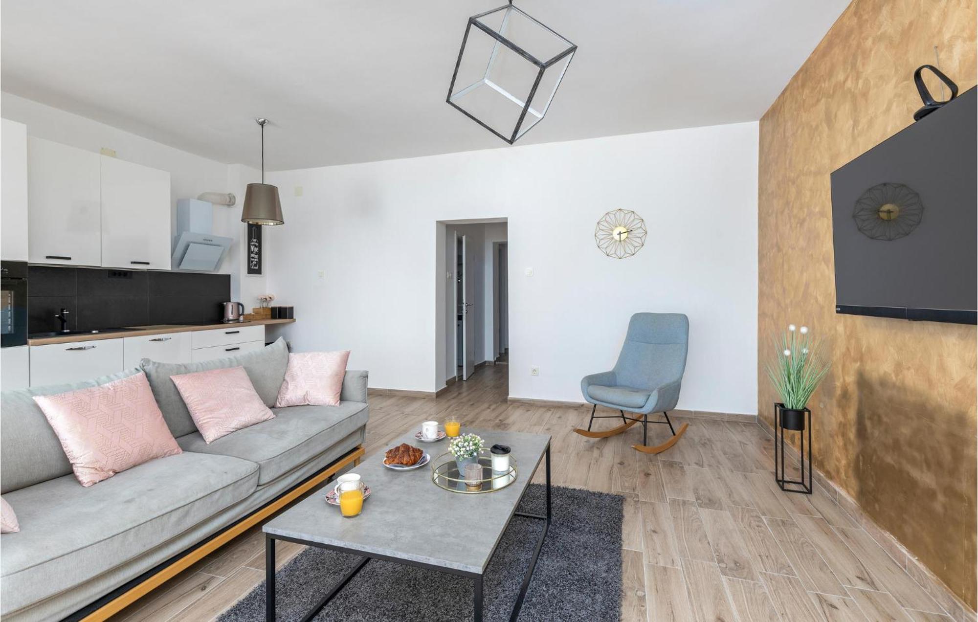Amazing Apartment In Rijeka With Wifi Exteriör bild